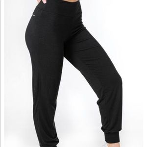 P’tula Brandi Carefree Jogger - Ebony, M